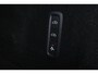 Volvo XC60 T6 Recharge AWD Ultra Dark - Luchtvering - Panorama/schuifdak - IntelliSafe Assist & Surround - 360º Camera - Harman/Kardon audio - Adaptieve LED koplampen - Verwarmde voorstoelen, stuur & achterbank - Parkeersensoren voor & achter - Elektr. bedienb. voorstoelen met geheugen - Head up display - Draadloze tel. lader - Extra getint glas - Inklapbare trekhaak - 20' LMV