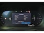 Volvo XC60 T6 Recharge AWD Ultra Dark - Luchtvering - Panorama/schuifdak - IntelliSafe Assist & Surround - 360º Camera - Harman/Kardon audio - Adaptieve LED koplampen - Verwarmde voorstoelen, stuur & achterbank - Parkeersensoren voor & achter - Elektr. bedienb. voorstoelen met geheugen - Head up display - Draadloze tel. lader - Extra getint glas - Inklapbare trekhaak - 20' LMV