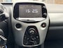 Toyota Aygo 1.0 VVT-i x-play / AC / CAMERA / GR.SCHERM / NAP
