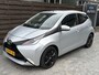 Toyota Aygo 1.0 VVT-i x-play / AC / CAMERA / GR.SCHERM / NAP