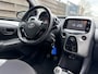 Toyota Aygo 1.0 VVT-i x-play / AC / CAMERA / GR.SCHERM / NAP