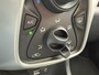Toyota Aygo 1.0 VVT-i x-play / AC / CAMERA / GR.SCHERM / NAP