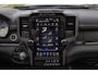 Dodge Ram LIMITED 5.7 V8 HEMI | TOP STAAT | BOM VOL | HUD | LUCHTVERING | STRIPING | BREDE WIELEN | OPEN UITLAAT KLEP | ADAPTIVE | PANO | DC | CREW CAB | DUBBELE CABINE | 5 PERSOONS |