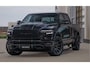 Dodge Ram LIMITED 5.7 V8 HEMI | TOP STAAT | BOM VOL | HUD | LUCHTVERING | STRIPING | BREDE WIELEN | OPEN UITLAAT KLEP | ADAPTIVE | PANO | DC | CREW CAB | DUBBELE CABINE | 5 PERSOONS |