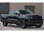 Dodge Ram LIMITED 5.7 V8 HEMI | TOP STAAT | BOM VOL | HUD | LUCHTVERING | STRIPING | BREDE WIELEN | OPEN UITLAAT KLEP | ADAPTIVE | PANO | DC | CREW CAB | DUBBELE CABINE | 5 PERSOONS |