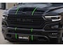 Dodge Ram LIMITED 5.7 V8 HEMI | TOP STAAT | BOM VOL | HUD | LUCHTVERING | STRIPING | BREDE WIELEN | OPEN UITLAAT KLEP | ADAPTIVE | PANO | DC | CREW CAB | DUBBELE CABINE | 5 PERSOONS |