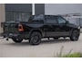 Dodge Ram LIMITED 5.7 V8 HEMI | TOP STAAT | BOM VOL | HUD | LUCHTVERING | STRIPING | BREDE WIELEN | OPEN UITLAAT KLEP | ADAPTIVE | PANO | DC | CREW CAB | DUBBELE CABINE | 5 PERSOONS |