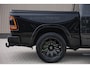 Dodge Ram LIMITED 5.7 V8 HEMI | TOP STAAT | BOM VOL | HUD | LUCHTVERING | STRIPING | BREDE WIELEN | OPEN UITLAAT KLEP | ADAPTIVE | PANO | DC | CREW CAB | DUBBELE CABINE | 5 PERSOONS |