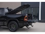 Dodge Ram LIMITED 5.7 V8 HEMI | TOP STAAT | BOM VOL | HUD | LUCHTVERING | STRIPING | BREDE WIELEN | OPEN UITLAAT KLEP | ADAPTIVE | PANO | DC | CREW CAB | DUBBELE CABINE | 5 PERSOONS |