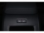 Volvo XC60 T6 Recharge AWD Plus Black Edition - Panorama/schuifdak - IntelliSafe Assist & Surround - 360º Camera - Harman/Kardon audio - Adaptieve LED koplampen - Verwarmde voorstoelen, stuur & achterbank - Parkeersensoren voor & achter - Elektr. bedienb. voorstoelen met geheugen - Head up display - Draadloze tel. lader - Extra getint glas - Inklapbare trekhaak - 21' LMV
