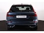 Volvo XC60 T6 Recharge AWD Plus Black Edition - Panorama/schuifdak - IntelliSafe Assist & Surround - 360º Camera - Harman/Kardon audio - Adaptieve LED koplampen - Verwarmde voorstoelen, stuur & achterbank - Parkeersensoren voor & achter - Elektr. bedienb. voorstoelen met geheugen - Head up display - Draadloze tel. lader - Extra getint glas - Inklapbare trekhaak - 21' LMV