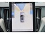 Volvo XC60 T6 Recharge AWD Plus Black Edition - Panorama/schuifdak - IntelliSafe Assist & Surround - 360º Camera - Harman/Kardon audio - Adaptieve LED koplampen - Verwarmde voorstoelen, stuur & achterbank - Parkeersensoren voor & achter - Elektr. bedienb. voorstoelen met geheugen - Head up display - Draadloze tel. lader - Extra getint glas - Inklapbare trekhaak - 21' LMV