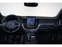 Volvo XC60 T6 Recharge AWD Plus Black Edition - Panorama/schuifdak - IntelliSafe Assist & Surround - 360º Camera - Harman/Kardon audio - Adaptieve LED koplampen - Verwarmde voorstoelen, stuur & achterbank - Parkeersensoren voor & achter - Elektr. bedienb. voorstoelen met geheugen - Head up display - Draadloze tel. lader - Extra getint glas - Inklapbare trekhaak - 21' LMV