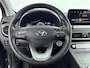 Hyundai Kona Electric EV Premium Sky 64 kWh | SoH 95% | WLTP 484km | 3-fasen | Warmtepomp | Schuifdak | Stoelventilatie | Leer | Head-up display |