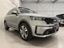 Kia Sorento 1.6 T-GDI Plug-in Hybrid 4WD ExecutiveLine 46DKM/PANO/VOL-LEER/360CAMERA/BOSE/LED/SOH 98%/ACC/DRIVE MODE/VIRTUAL/SFEER/KEYLESS/NIVEAUREGELING/19"/PRIVACY/STAHLGRAU-METALLIC/NET OH BEURT GEHAD BIJ KIA DEALER/FABRIEKS-GARANTIE T/M 2030