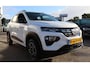 Dacia Spring Comfort Plus (Orange Pack) 27 kWh | SOH 91,8% | BTW Auto | Navigatie | Cruise control | LM velgen | 45.919Km