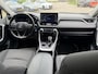 Toyota RAV4 2.5 Hybrid First Edition APPLE CARPL./ANDROID AUTO | DODEHOEK DETECTIE | CAMERA | LED KOPLAMPEN | NAVIGATIE | KEYLESS ENTRY/GO | PARKEREN SENSOREN | STUURVERWARMING | STOELVERWARMING | VOORRUIT VERWARMING |