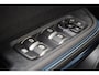 Lynk & Co 01 1.5 | Zwart optiek | 360 camera | Panoramadak | Navigatie | Memory | Apple CarPlay