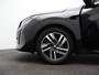 Peugeot 208 1.2 PureTech Allure Pack | Stoelverwarming | Camera | Parkeersensoren | Navigatie | Cruise Control | Apple Carplay/Android Auto | 16" Lichtmetalen Velgen