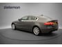 Jaguar XE Sedan 2.0t Pure Automaat - Navi, Camera, Leer, Stoelverw.