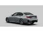 BMW 3-Serie 330e xDrive M Sport - Active Cruise Control - Elektrisch verstelbare/verwarmde stoelen - Comfort Access - Sportstoelen - Parking Assistant Plus - BMW Live Cockpit Professional - Getinte ruiten