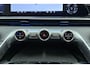 Omoda 9 1.5T-GDi SHS-P Premium 5p 537 PK | 7 Jaar Fabrieksgarantie | Lederen bekleding | Schuif/kanteldak | Keyless | Stoelverwarming en massage | Adaptieve cruise control