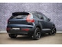 Volvo EX40 Single Motor Extended Range Ultra Black Edi 82 kWh | Europa | Harman Kardon audio | 20" | Schuif-/kanteldak | Getint Glas | Elektrische stoelverstelling | Nubuck bekleding | Adaptive Cruise Control | Dodehoekdetectie |
