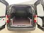 Peugeot e-Partner L2 50kWh 136pk | ACTIE | 8 jaar garantie | 2-zits | Houten afwerking laadruimte | Multimedia | Draadloze Apple Carplay en Android Auto | Achteruitrijcamera | Parkeersensoren achter | Digital cockpit | Stuurwielbediening | Bestuurdersstoel comfort | Reservewiel en krik | Tweede sleutel met afstandsbediening | van €31.834 voor 26.495 ex. BTW rijklaar
