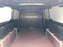 Peugeot e-Partner L2 50kWh 136pk | ACTIE | 8 jaar garantie | 2-zits | Houten afwerking laadruimte | Multimedia | Draadloze Apple Carplay en Android Auto | Achteruitrijcamera | Parkeersensoren achter | Digital cockpit | Stuurwielbediening | Bestuurdersstoel comfort | Reservewiel en krik | Tweede sleutel met afstandsbediening | van €31.834 voor 26.495 ex. BTW rijklaar