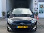 Hyundai i20 1.2i i-Motion/ 5drs/ nap/ 1e EIG/ dealeronderhouden/ 1jaar apk/ airco/ EL-ramen/ zeer nette auto.