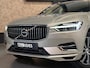 Volvo XC60 2.0 Recharge T6 AWD Business Pro | Pano | Carplay | Trekhaak | Camera | Stuur/Stoelverwarming
