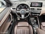 BMW X2 sDrive20i M Sport - Mesh Panodak HUD Navi Carplay Camera Bucket Sportstoelen Brooklyn Grau