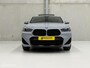 BMW X2 sDrive20i M Sport - Mesh Panodak HUD Navi Carplay Camera Bucket Sportstoelen Brooklyn Grau