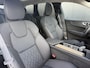 Volvo XC60 2.0 T6 Plug-in hybrid AWD Ultra Dark / Luchtvering/ Head up display/ 360 camera /Panorama dak / Trekhaak/ Harman & Kardon / Stoelverwarming /