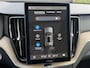 Volvo XC60 2.0 T6 Plug-in hybrid AWD Ultra Dark / Luchtvering/ Head up display/ 360 camera /Panorama dak / Trekhaak/ Harman & Kardon / Stoelverwarming /