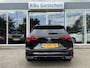 Volkswagen Golf Variant 1.5 eTSI R-Line Business+ *Panorama * Trekhaak * Stoelverwarming * LED * Apple carplay *