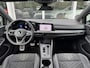 Volkswagen Golf Variant 1.5 eTSI R-Line Business+ *Panorama * Trekhaak * Stoelverwarming * LED * Apple carplay *
