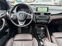 BMW X1 sDrive20i xLine Leder Panoramadak HiFi Pakket Head-Up Display PDC Afn. Trekhaak Sportstoelen 4S Banden