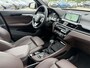 BMW X1 sDrive20i xLine Leder Panoramadak HiFi Pakket Head-Up Display PDC Afn. Trekhaak Sportstoelen 4S Banden