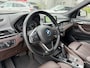 BMW X1 sDrive20i xLine Leder Panoramadak HiFi Pakket Head-Up Display PDC Afn. Trekhaak Sportstoelen 4S Banden