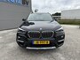 BMW X1 sDrive20i xLine Leder Panoramadak HiFi Pakket Head-Up Display PDC Afn. Trekhaak Sportstoelen 4S Banden