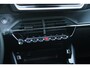 Peugeot 2008 1.2 130PK ALLURE PACK | TREKHAAK AFNEEMBAAR | NAVIGATIE 10" TOUCHSCREEN | APPLE CARPLAY/ANDROID AUTO | ACHTERUITRIJ CAMERA | 3-D INSTRUMENTENPANEEL | CLIMATE CONTROL | CRUISE CONTROL | KEYLESS ENTRY / START | 17" LICHTMETALEN VELGEN |