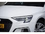 Audi A3 Sportback 30 TFSI 5drs Business Edition BJ2020 Lmv 17" | Led | Dynamische knipperlichten | Pdc | Afneembare trekhaak | App-Connect | Navi | Virtual cockpit | Climate control | Cruise control | Sportstoelen | Zwarte hemel | Extra getint glas