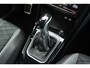 Volkswagen T-Roc 1.5 TSI 150pk DSG R-Line Business+ Trekhaak Camera Keyless LED Stoelverwarming Virtual Cockpit Navigatie