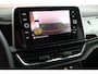 Volkswagen T-Roc 1.5 TSI 150pk DSG R-Line Business+ Trekhaak Camera Keyless LED Stoelverwarming Virtual Cockpit Navigatie