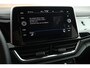 Volkswagen T-Roc 1.5 TSI 150pk DSG R-Line Business+ Trekhaak Camera Keyless LED Stoelverwarming Virtual Cockpit Navigatie