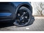 Volvo EX40 Single Motor Ext. Range Ultra Black Edition 82 kWh | Adaptieve Cruise Control | Schuif -/ Kanteldak | Elektr. Verstelbare Stoelen | 360 Camera | Getint Glas | 20 Inch | Harman Kardon Audio | Stoel + Stuurverwarming |
