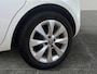 Opel Corsa Favourite 1.4 ECOTEC 90pk | ALL SEASON BANDEN | APPLE CARPLAY / ANDROID AUTO | CRUISE CONTROL | AUTOM. VERLICHTING | ISOFIX |