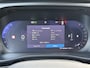 Volvo XC40 2.0 B4 Plus Dark Elektr. stoelverstelling / Harman Kardon Audio / Trekhaak/ Keyless Drive / Verw. voorruit / Stoel- en stuurverw. / Adapt. Cruise / BLIS