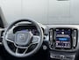 Volvo XC40 2.0 B4 Plus Dark Elektr. stoelverstelling / Harman Kardon Audio / Trekhaak/ Keyless Drive / Verw. voorruit / Stoel- en stuurverw. / Adapt. Cruise / BLIS